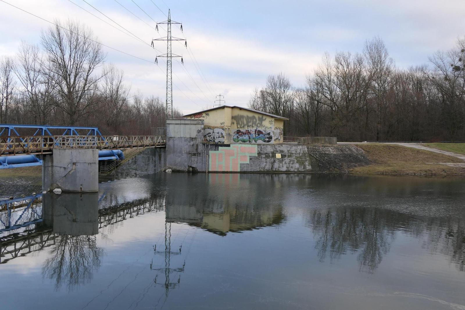 Panasonic Lumix FZ2000: ultrazoom nebo profi kamera?