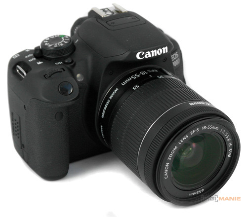 Canon EOS 700D: dotykový hybrid