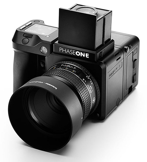 Nový středoformát Phase One FX