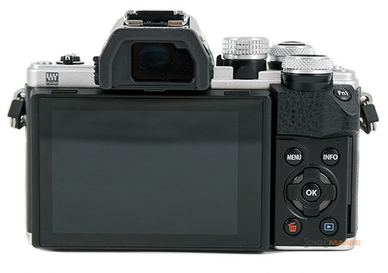 Olympus OM-D E-M10 Mark II: podařené retro