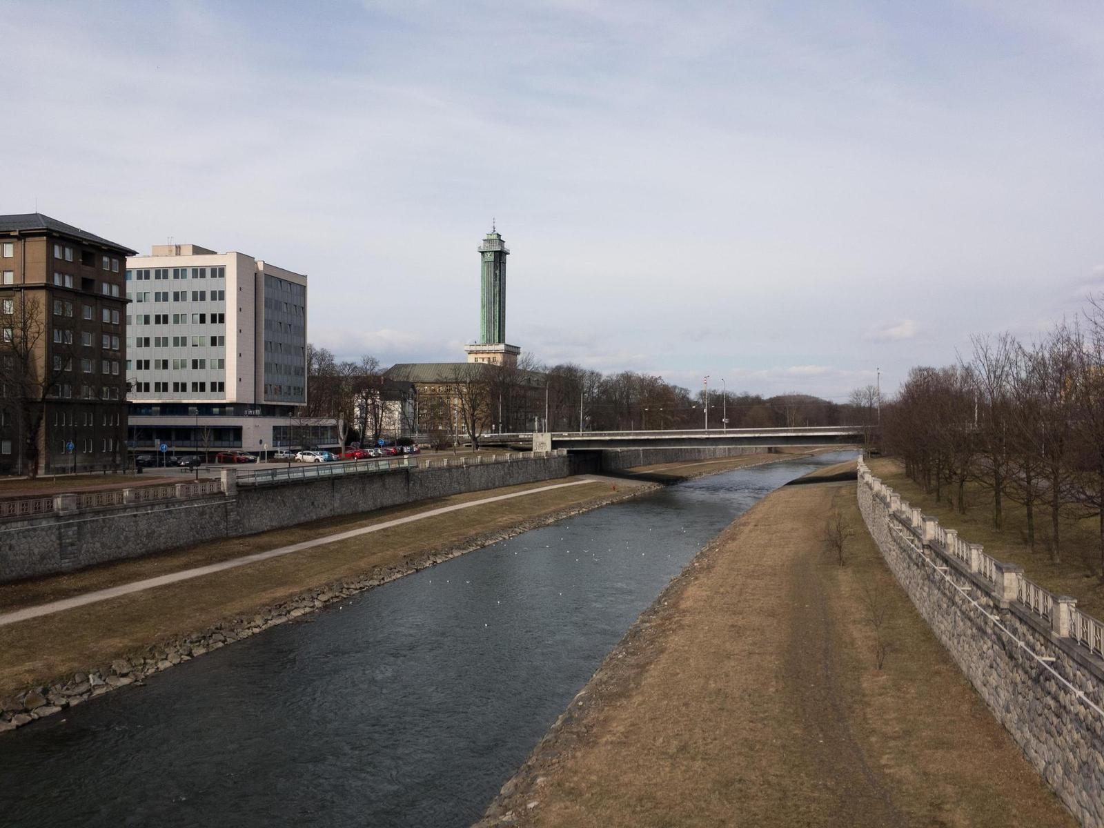 Apple iPhone SE: kompaktní silák