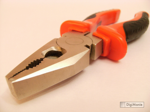 FinePix F480: levný kompakt se širokoúhlým objektivem