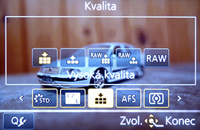Panasonic Lumix LX100: pozoruhodný profi kompakt