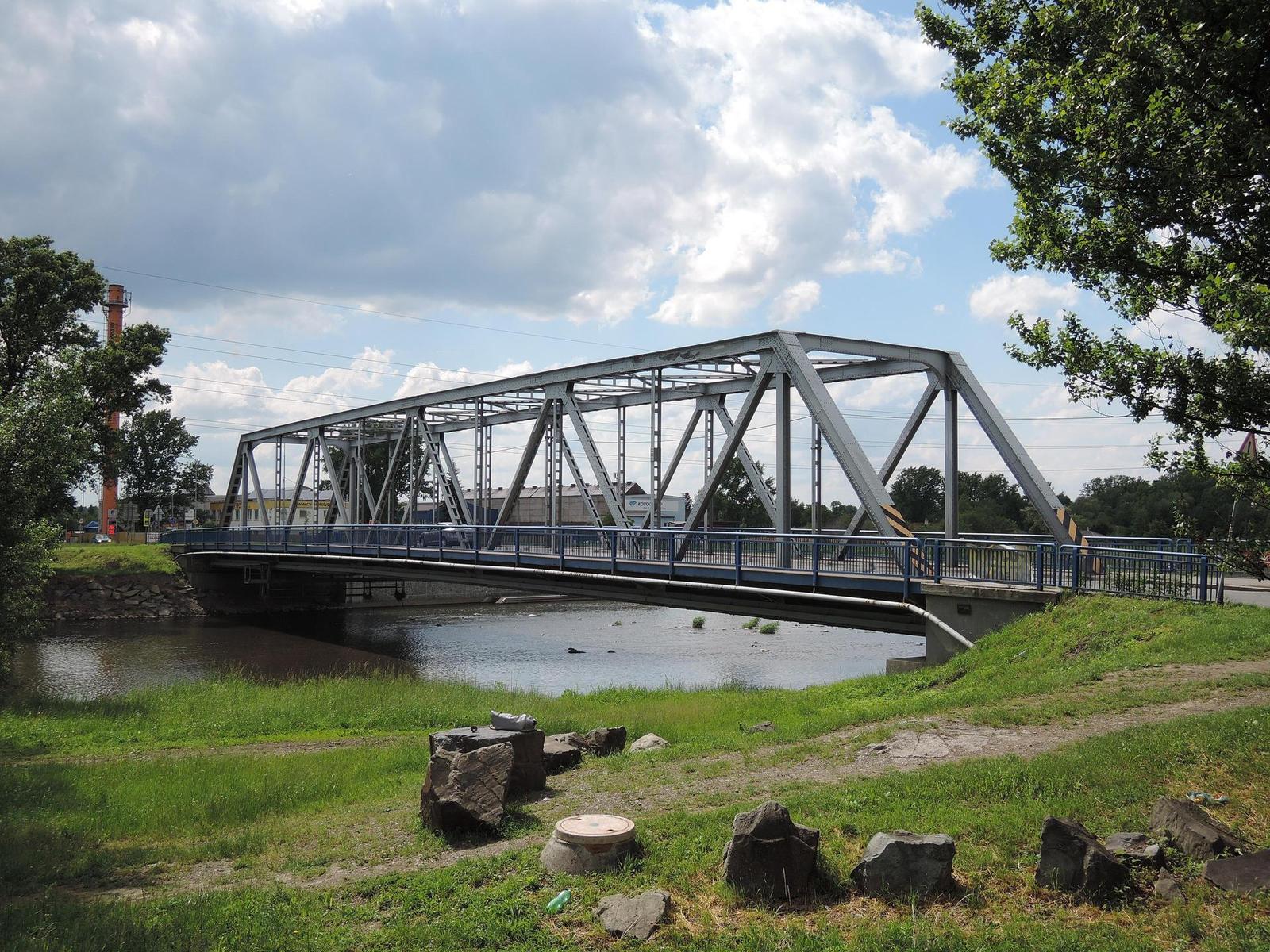 Nikon Coolpix P330: do vyšších sfér