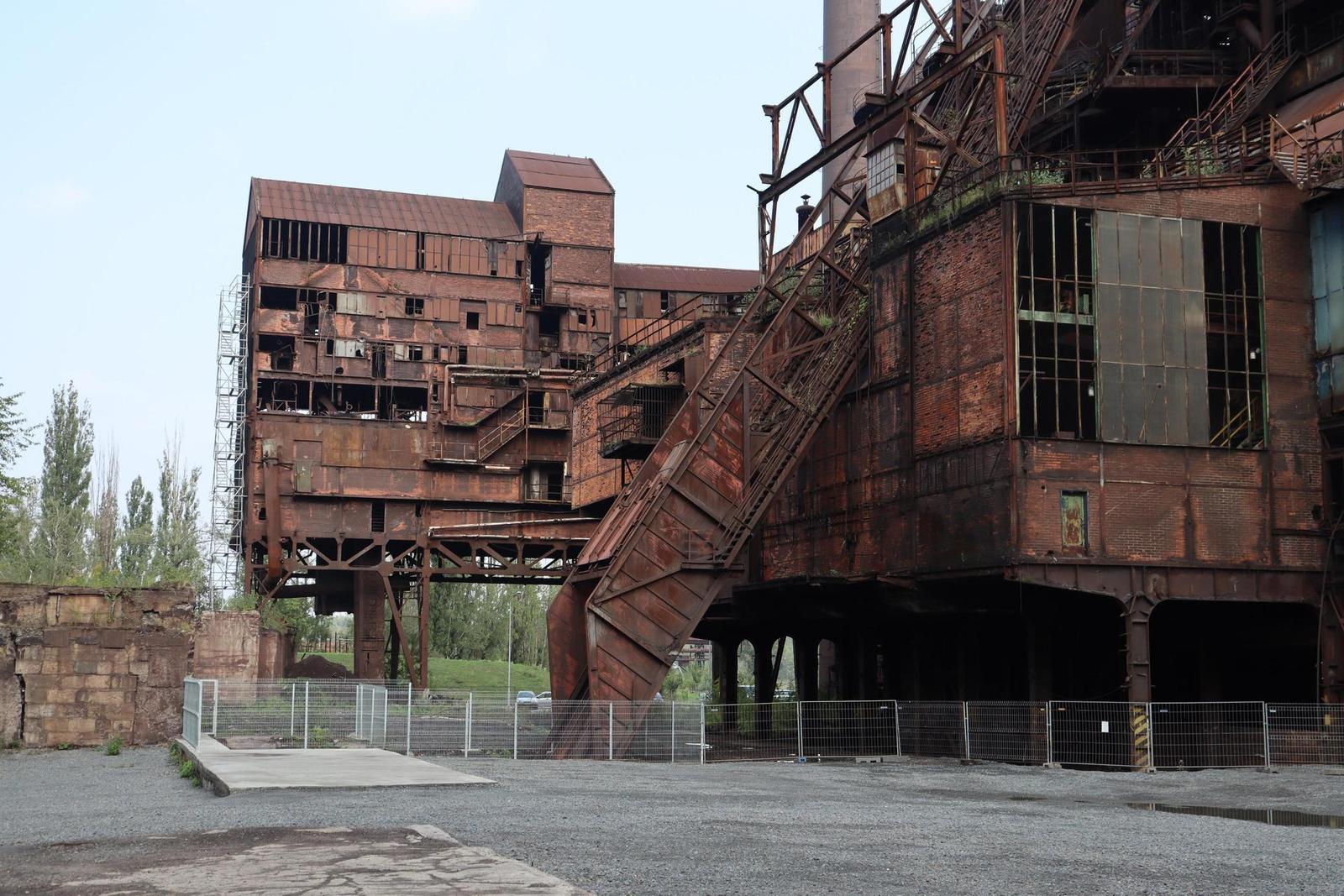 Canon EF-M 28mm f/3.5 Macro IS STM