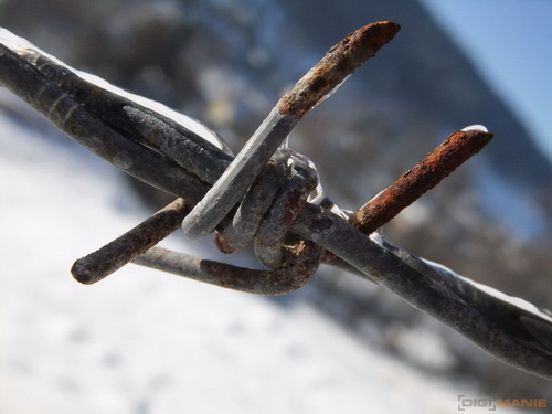 Fujifilm FinePix F300EXR: klame tělem