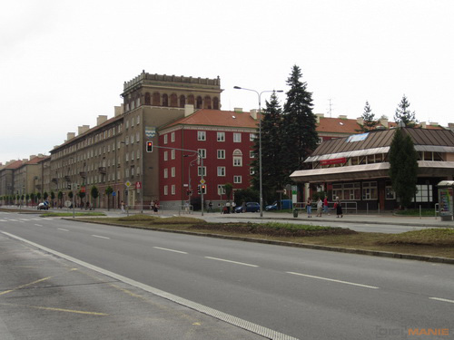 Canon IXUS 220 HS: multifunkční Karkulka