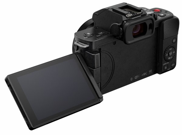 Panasonic uvedl Lumix G100 zejména pro vloggery s Nokia OZO Audio