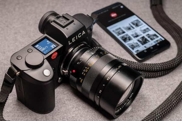 Leica SL2 aneb full frame Lumix S1R z Německa