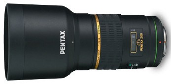 Pentax uvedl pět nových objektivů
