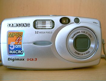 Malý Samsung Digimax U-CA 3 s duhovým okem