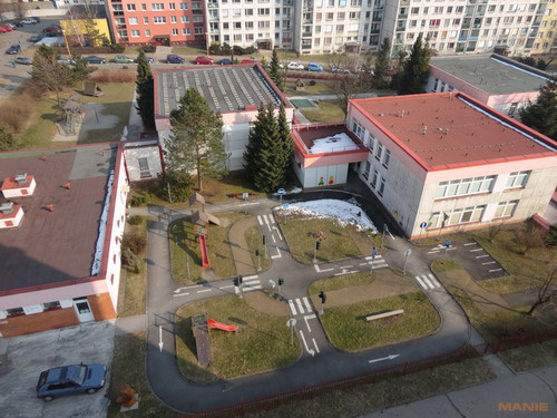 Sony Cyber-shot W570: jde to i s 16 megapixely