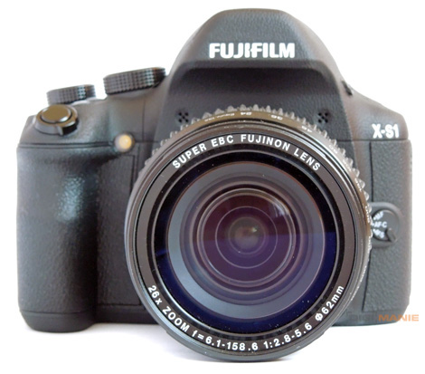 Fujifilm X-S1: jedinečný
