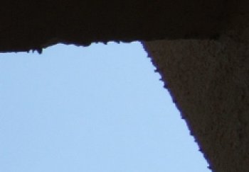 FinePix F10: Malý kompakt s vysokou citlivostí