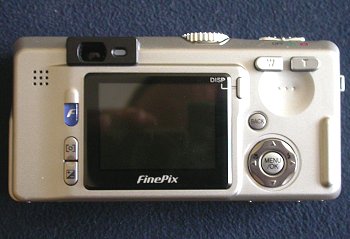 Sedmistovka se snímačem SuperCCD SR