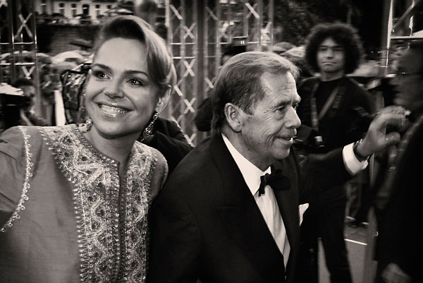 Ejhle člověk 25: Společenské události