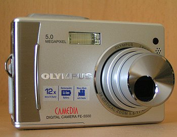 Olympus FE-5500: pomalý hubeňour