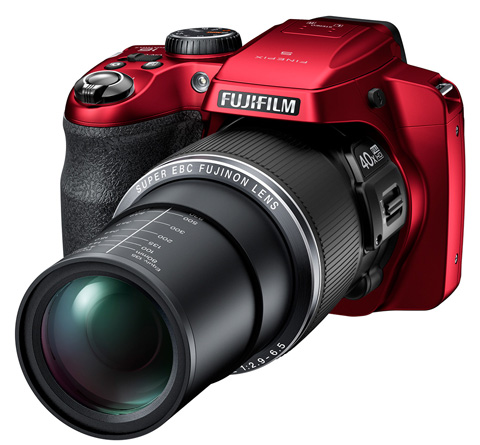 Fujifilm představil ultrazoomy FinePix S8200 a S8500