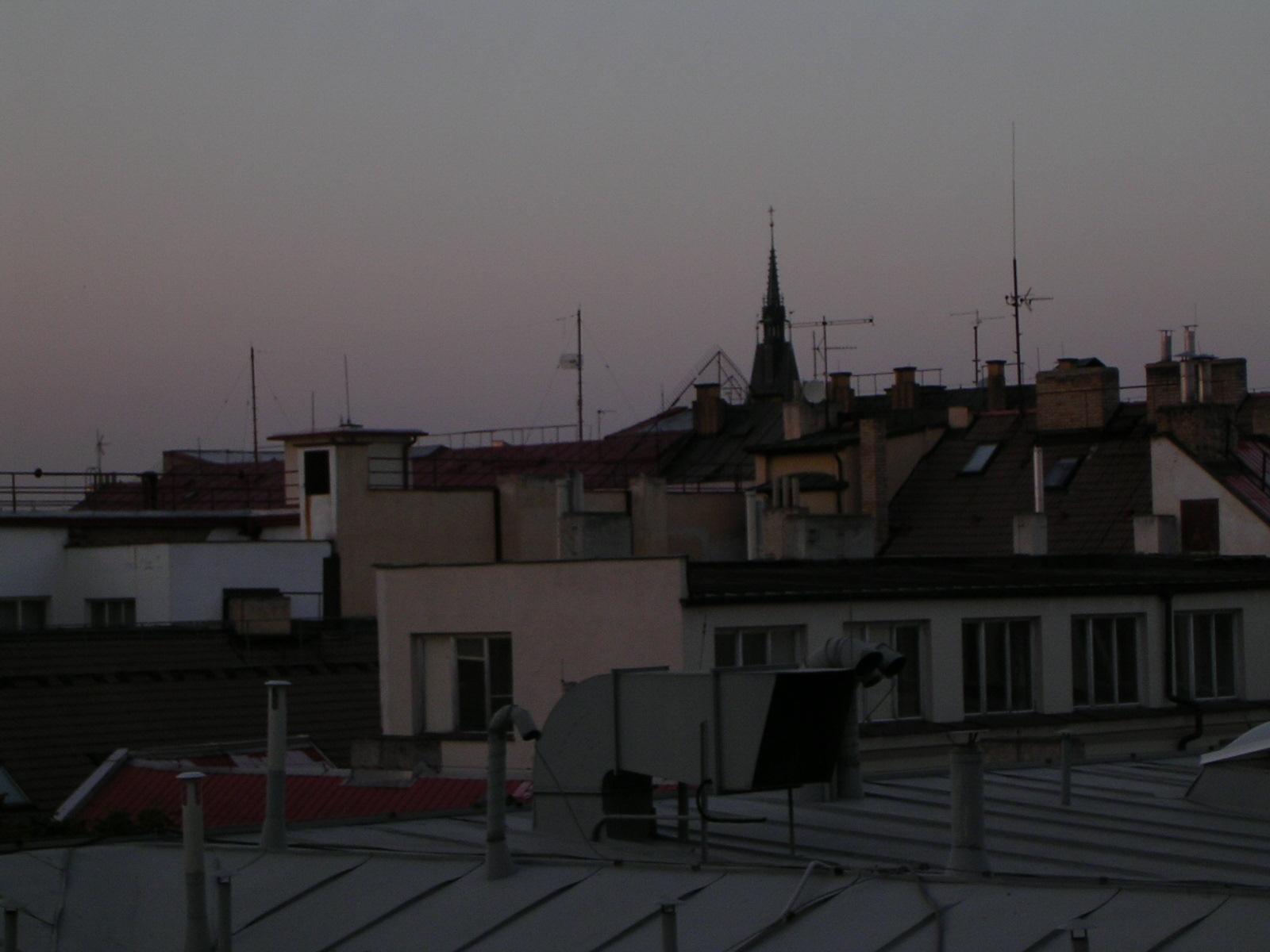 Minolta DiMAGE E323: svižný třímegapixel od Minolty