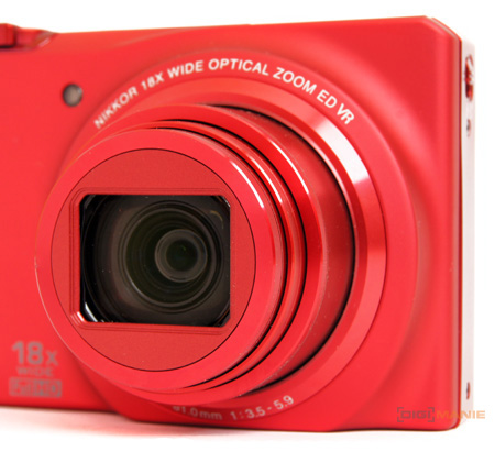 Nikon Coolpix S9100: rudý bojovník