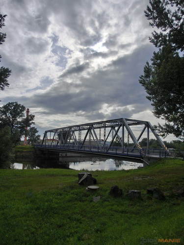 Casio EXILIM ZR100: kapesní formule