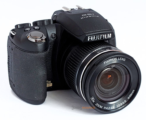 Fujifilm FinePix HS10: ultrazoom roku?