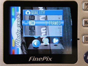 FujiFilm FinePix F410: čtvereček s čipem čtvrté generace