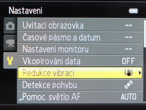 Nikon Coolpix S8200: kapesní mikroskop