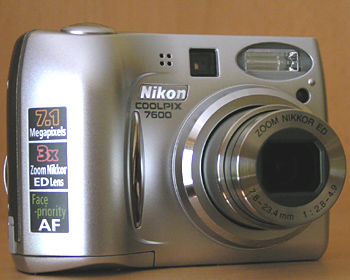 Coolpix 7600: Sedmimilionový kompakt