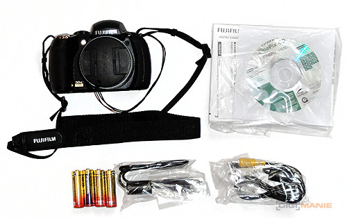 Fujifilm FinePix HS10: ultrazoom roku?