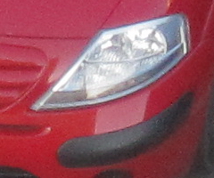 Canon IXUS 200 IS: poprvé dotykově