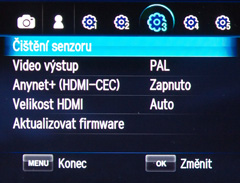 Samsung NX100: "zrcadlovka" do kapsy