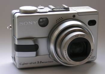 Sony DSC-V1: kompakt s vlastnostmi zrcadlovky