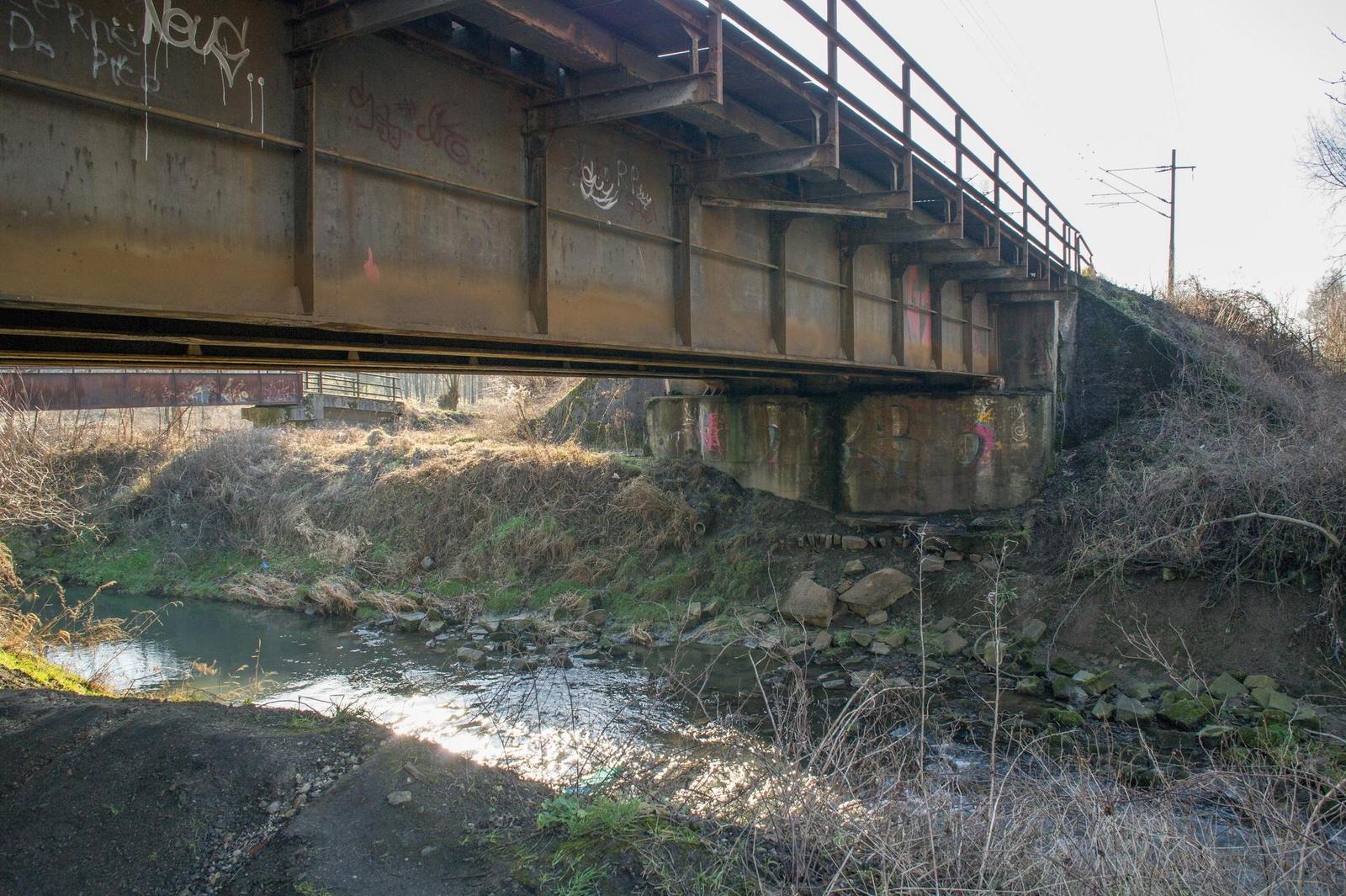 Srovnání po 6 letech, APS Samsung 14,6 MPx vs 28 MPx