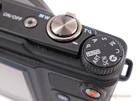 Olympus XZ-1: trefa do černého