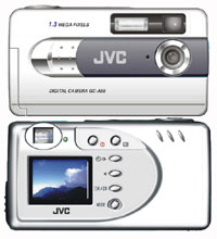 JVC se třemi novinkami