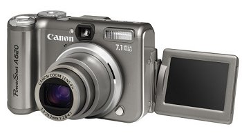 Canon A620: Malý kompakt s výklopným LCD displejem