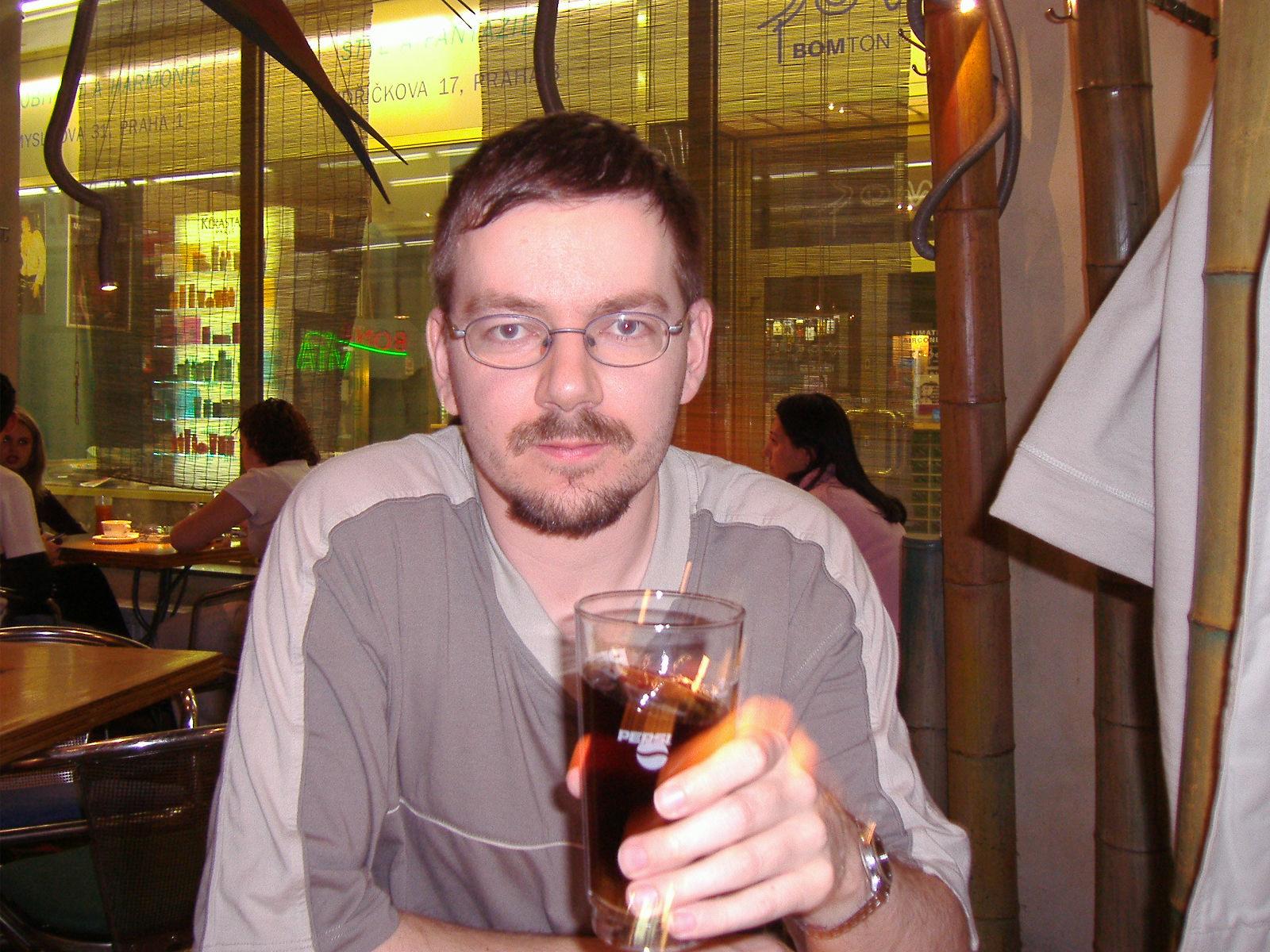 Olympus FE-5500: pomalý hubeňour