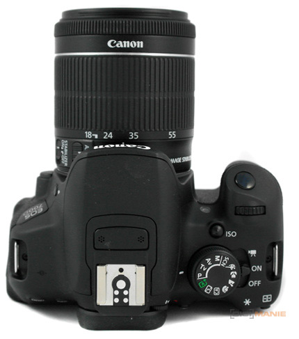 Canon EOS 700D: dotykový hybrid