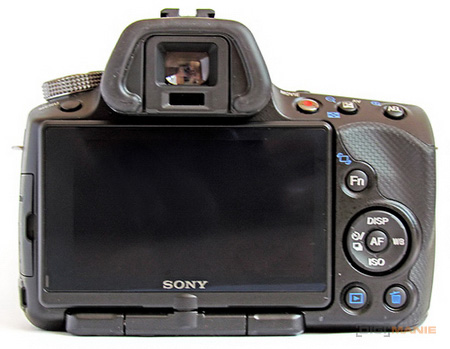 Sony SLT-A33: přesvědčivý revolucionář