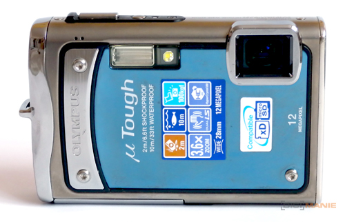 Olympus mju Tough 6000 vs. 8000: 10 proti 12