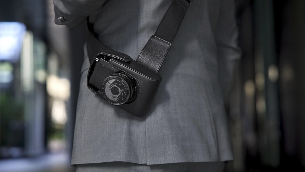 Kompaktní Leica D-Lux 7 007 Edition pro fanoušky Jamese Bonda