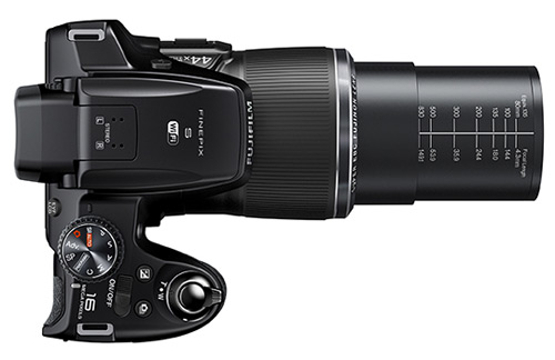 Ultrazoom Fujifilm FinePix S8400W s Wi-Fi připojením