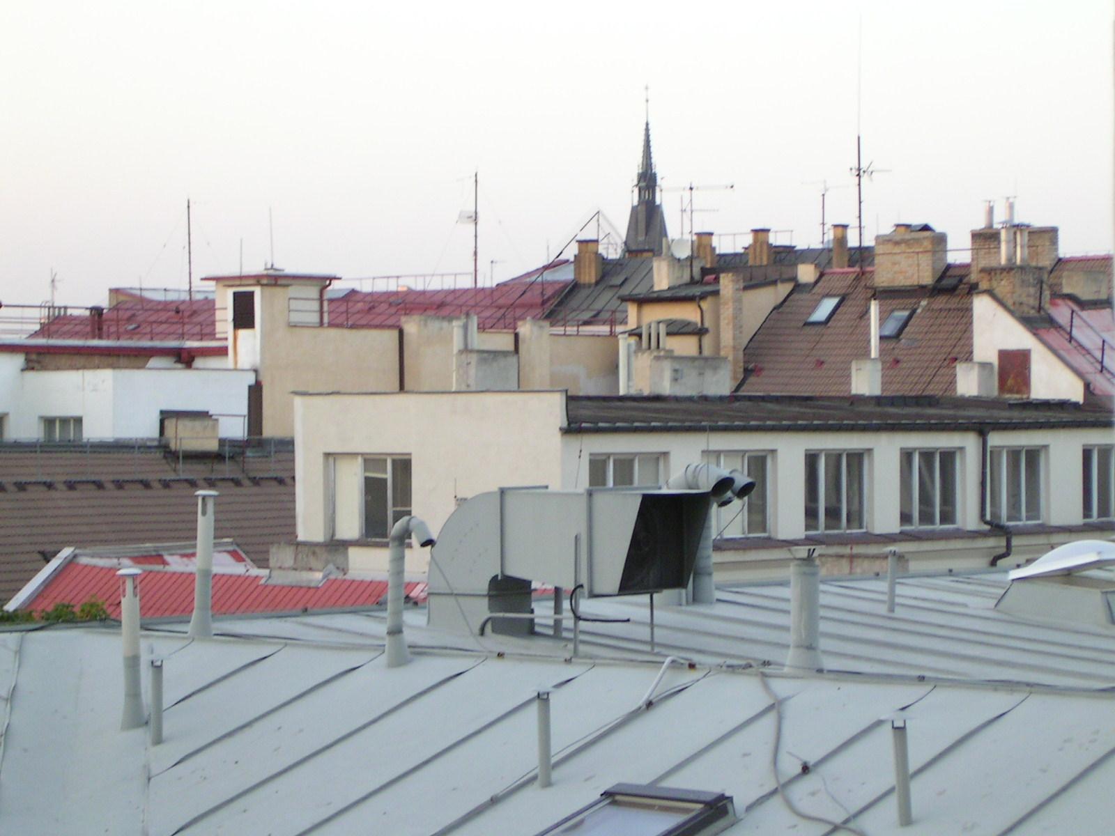 Minolta DiMAGE E323: svižný třímegapixel od Minolty