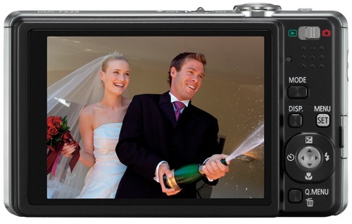 Panasonic Lumix FS25 s 5× optickým zoomem již od 29 mm