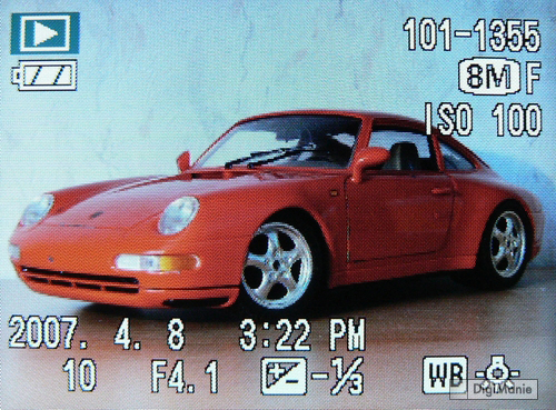 FinePix F480: levný kompakt se širokoúhlým objektivem