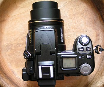 Coolpix 8700: zrcadlovka v zajetí osmiček