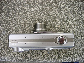 Minolta DiMAGE G400: stylový miniaturní rychlík