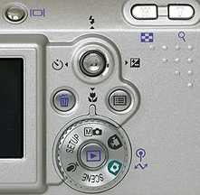 Nikon Coolpix 3700: Ocelově chladný klenot