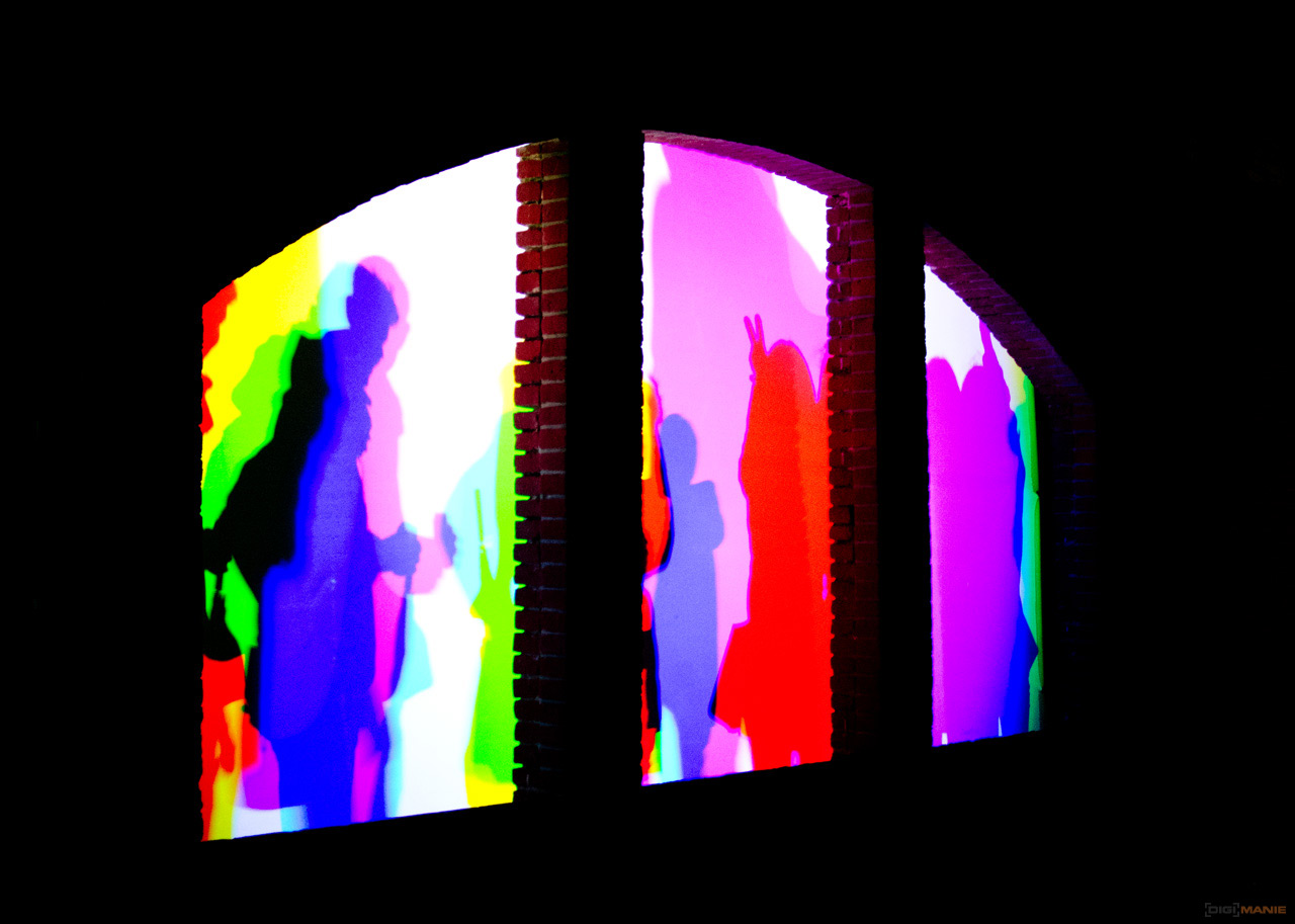 GLOW 2013: umělecká světelná show